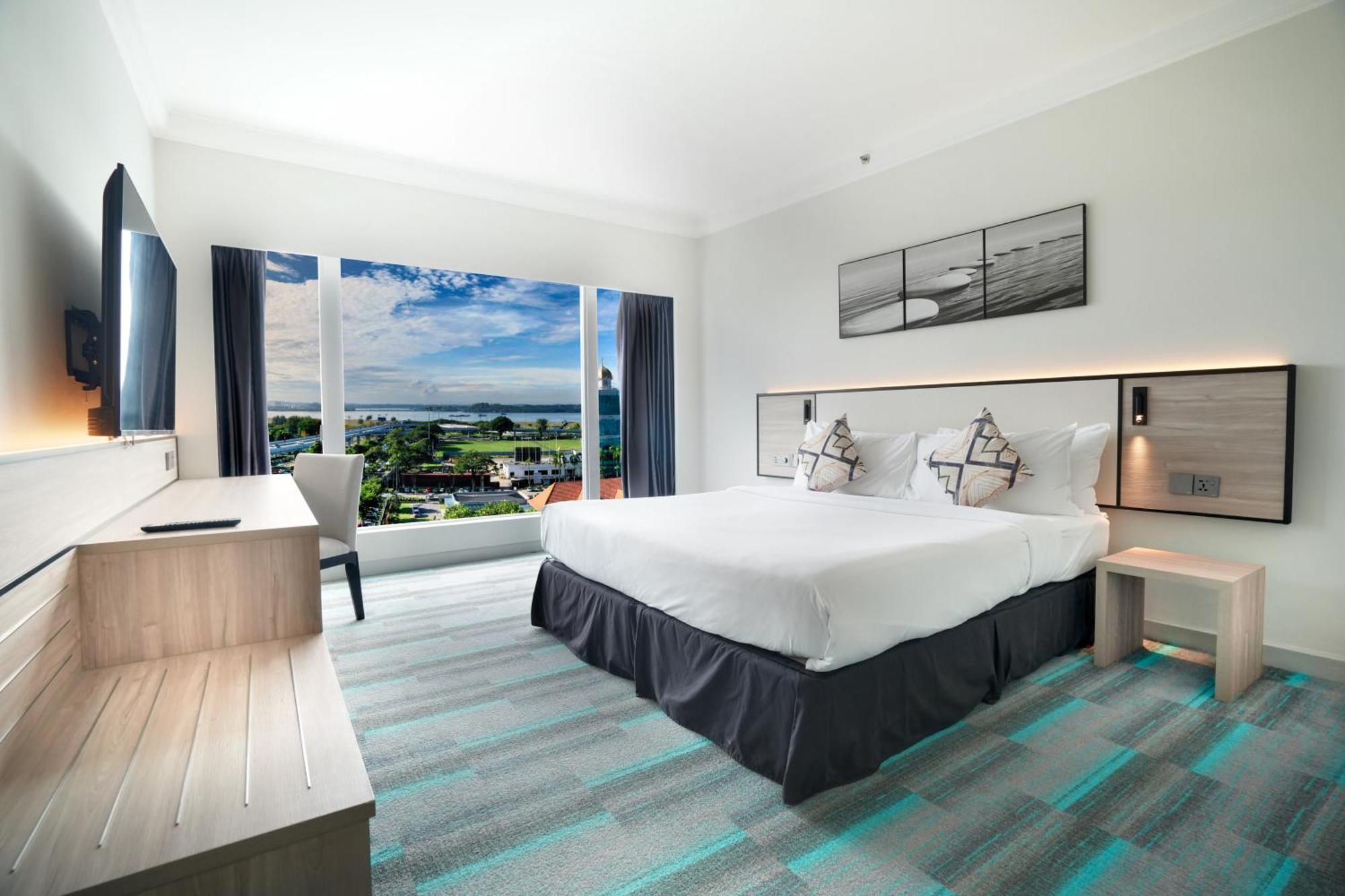Thistle Johor Bahru Exterior photo Deluxe Ocean View