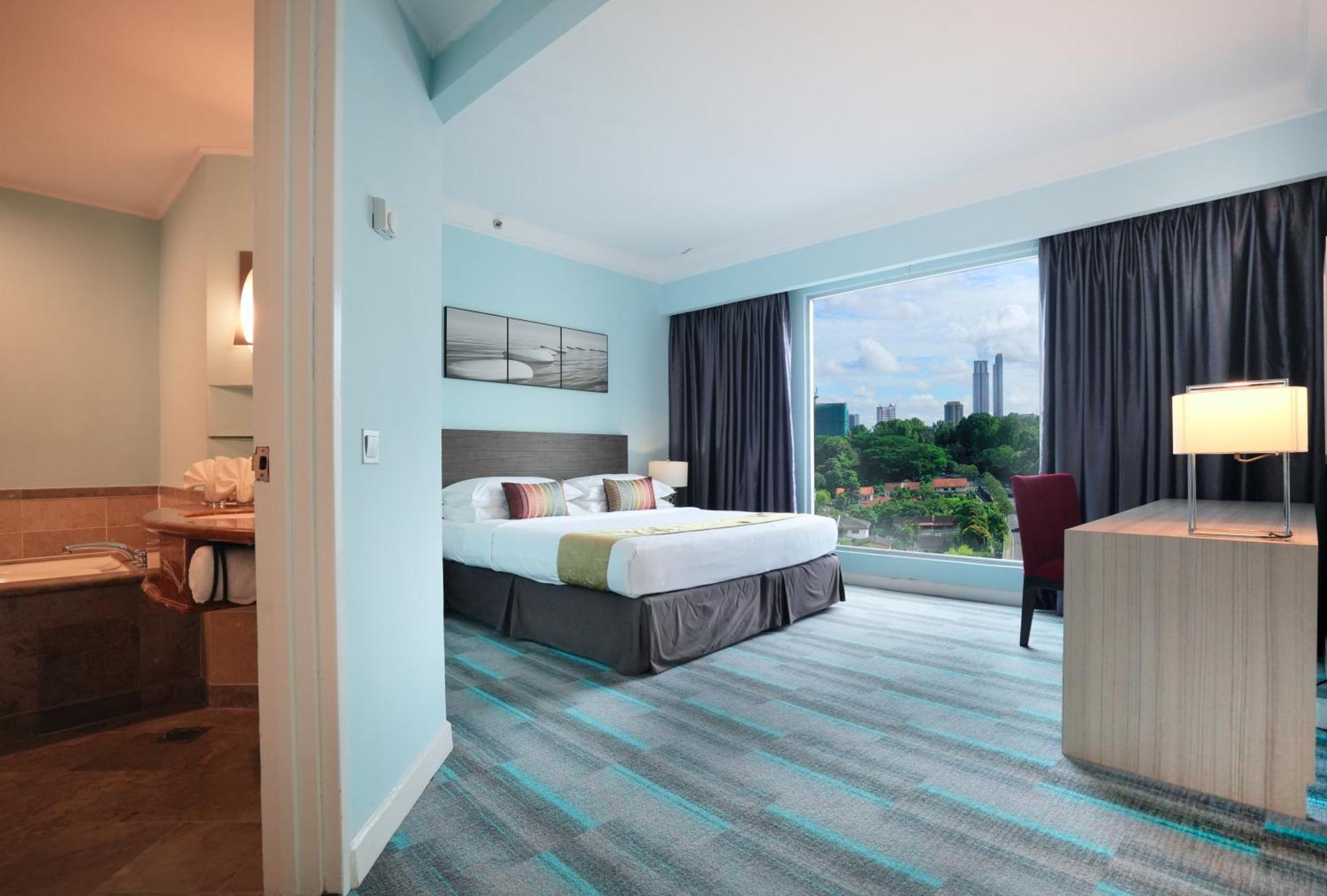 Thistle Johor Bahru Exterior photo Deluxe Room